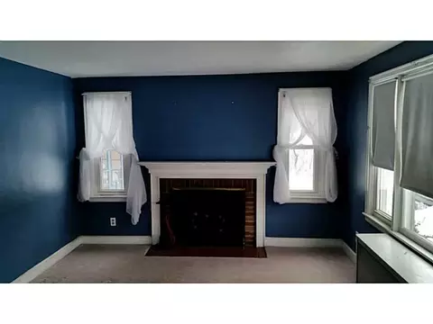 35 Keystone Dr, Warwick, RI 02889 photo 2