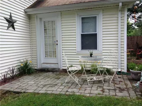 460 Coe St, Woonsocket, RI 02895 photo 2