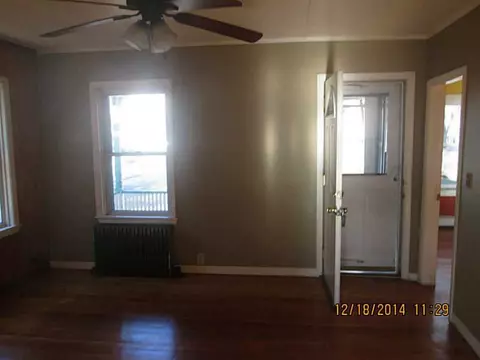 16 King St, Warwick, RI 02886 photo 2