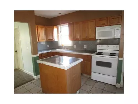 182 Logee St, Woonsocket, RI 02895 photo 6