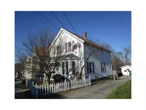 182 Logee St, Woonsocket, RI 02895 photo 2