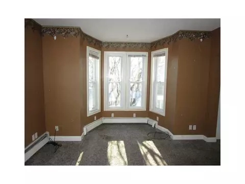 182 Logee St, Woonsocket, RI 02895 photo 4