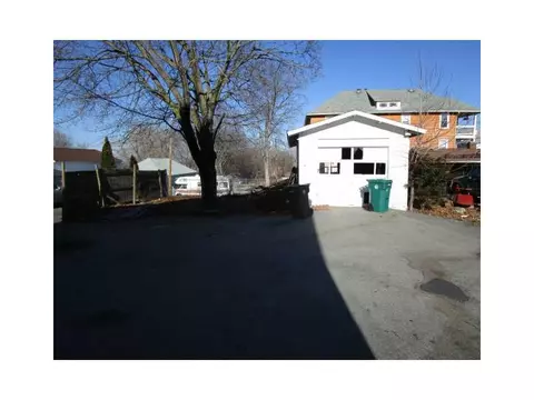 182 Logee St, Woonsocket, RI 02895 photo 3