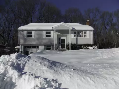 133 Glaude Ln, Woonsocket, RI 02895 photo 1