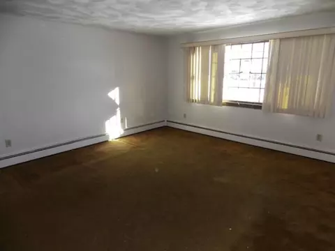 133 Glaude Ln, Woonsocket, RI 02895 photo 5