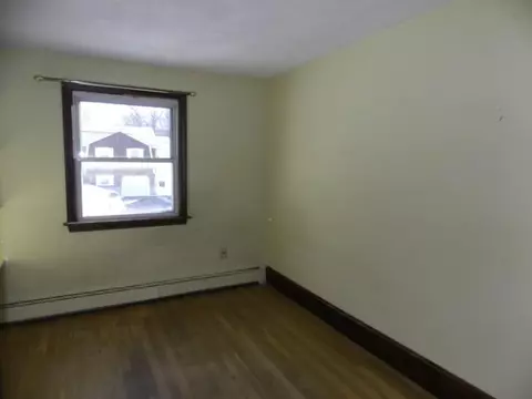 133 Glaude Ln, Woonsocket, RI 02895 photo 9