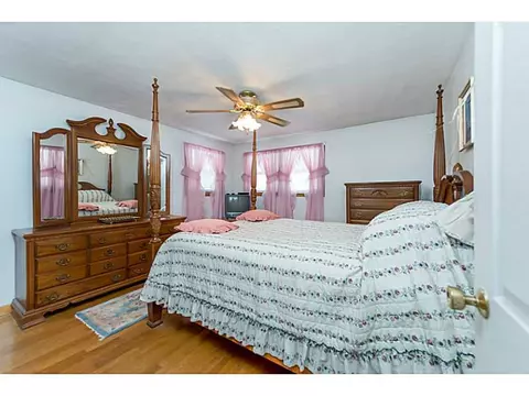 211 Getchell Ave, Woonsocket, RI 02895 photo 6