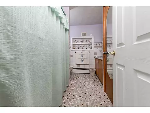 211 Getchell Ave, Woonsocket, RI 02895 photo 9
