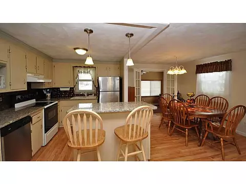 12 Lloyd Ave, Warwick, RI 02889 photo 5