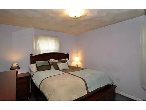 12 Lloyd Ave, Warwick, RI 02889 photo 9