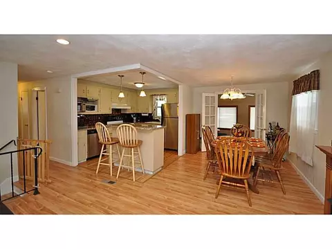 12 Lloyd Ave, Warwick, RI 02889 photo 2