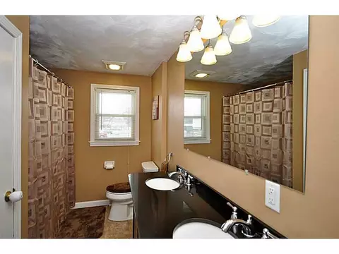 12 Lloyd Ave, Warwick, RI 02889 photo 10