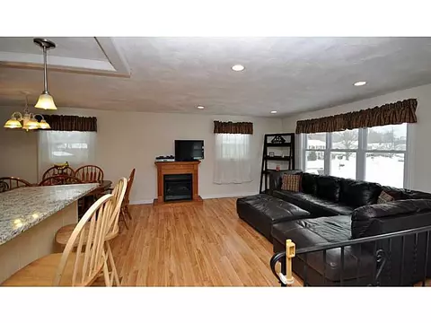 12 Lloyd Ave, Warwick, RI 02889 photo 3