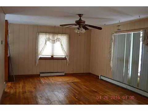 12 Lakeside Dr, Westerly, RI 02891 photo 2