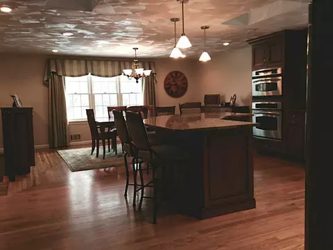 53 Red Chimney Dr, Warwick, RI 02886 photo 4