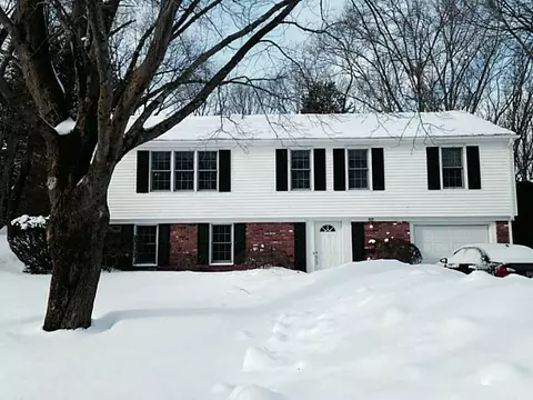53 Red Chimney Dr, Warwick, RI 02886 photo 1
