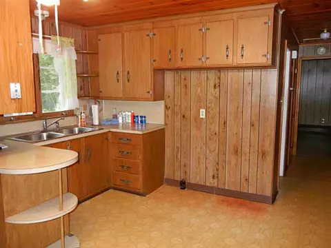82 Irene Blvd, Woonsocket, RI 02895 photo 8