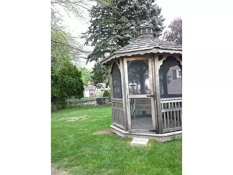 82 Irene Blvd, Woonsocket, RI 02895 photo 4