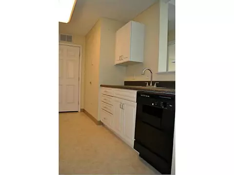 110 Mill St #304, Woonsocket, RI 02895 photo 6