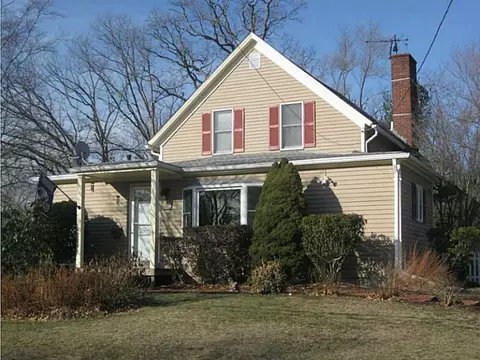 129 Rodney Rd, Warwick, RI 02889 photo 1