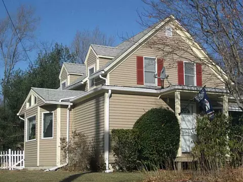 129 Rodney Rd, Warwick, RI 02889 photo 2