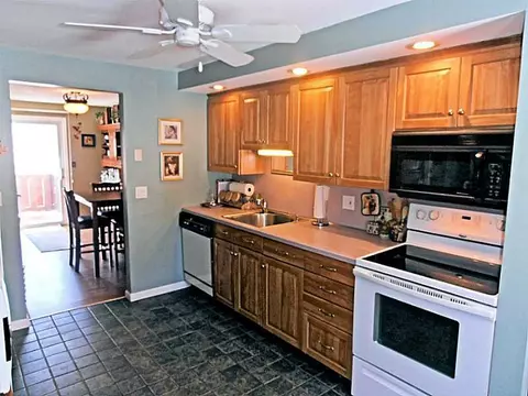 8 Lakeside Dr #J, Ledyard, CT 06339 photo 7