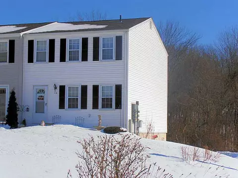 8 Lakeside Dr #J, Ledyard, CT 06339 photo 1
