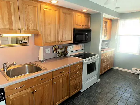 8 Lakeside Dr #J, Ledyard, CT 06339 photo 6