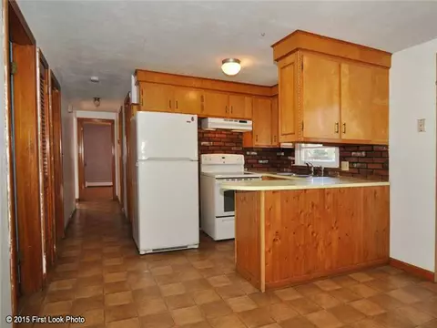 93 Sefton Ave, Warwick, RI 02889 photo 2