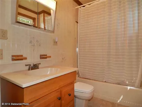 139 Valley St, Woonsocket, RI 02895 photo 14