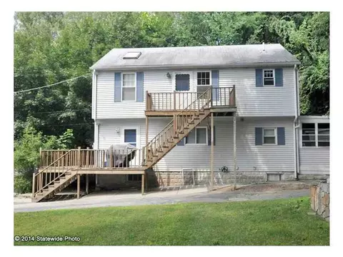 139 Valley St, Woonsocket, RI 02895 photo 8