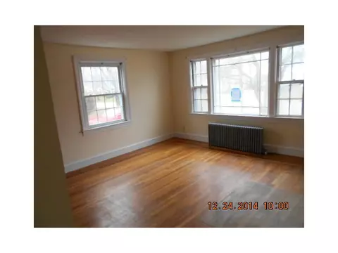 84 Cavalcade Blvd, Warwick, RI 02889 photo 8