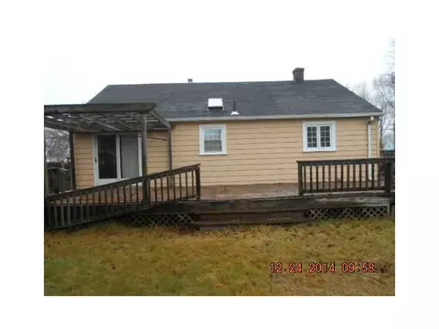 84 Cavalcade Blvd, Warwick, RI 02889 photo 2