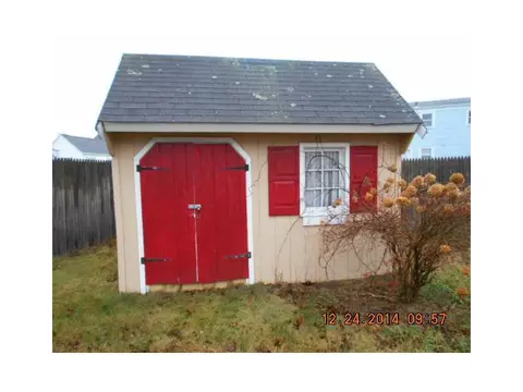 84 Cavalcade Blvd, Warwick, RI 02889 photo 16