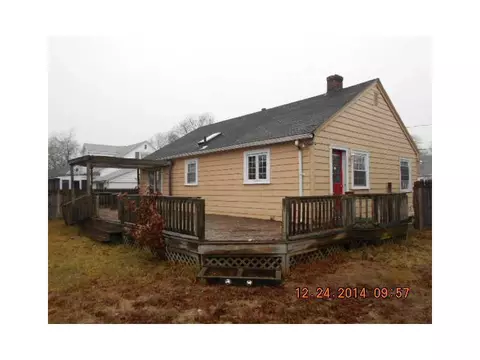 84 Cavalcade Blvd, Warwick, RI 02889 photo 3