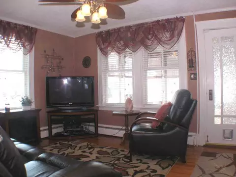 317 Eighth Ave, Woonsocket, RI 02895 photo 8