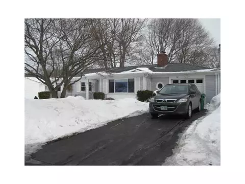 110 Duncan Rd, Warwick, RI 02886 photo 2