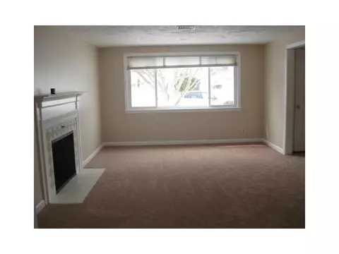 110 Duncan Rd, Warwick, RI 02886 photo 6