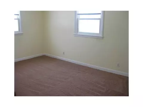 110 Duncan Rd, Warwick, RI 02886 photo 8