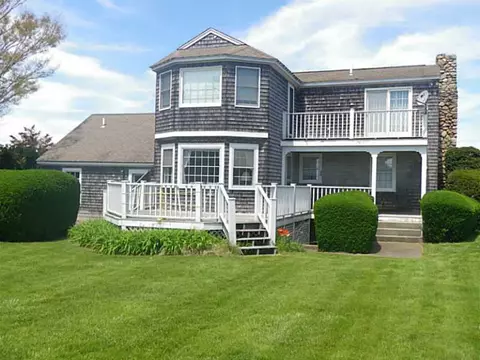 7 Upland Rd, Westerly, RI 02891 photo 1