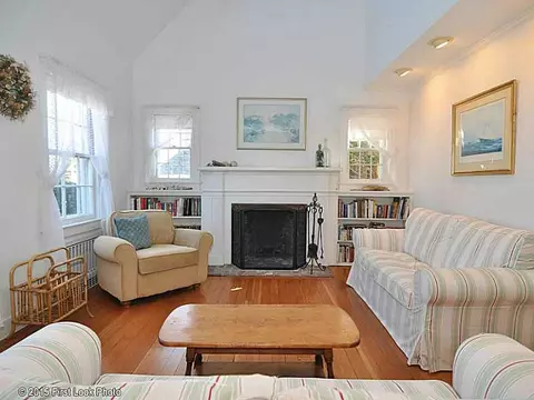 7 Upland Rd, Westerly, RI 02891 photo 3