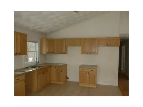 7 Mcgarry Ave, Warwick, RI 02889 photo 5