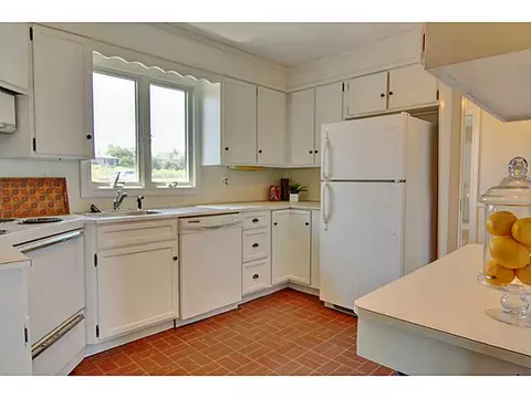 58 Ocean Dr, Little Compton, RI 02837 photo 8