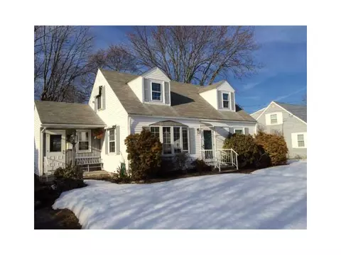 41 Apollo St, Warwick, RI 02888 photo 1