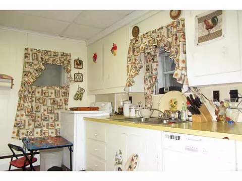 260 Greene St, Woonsocket, RI 02895 photo 9