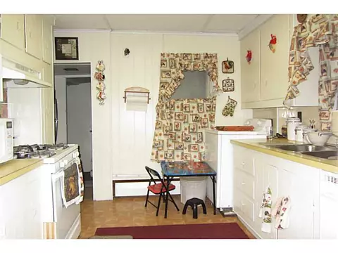 260 Greene St, Woonsocket, RI 02895 photo 8