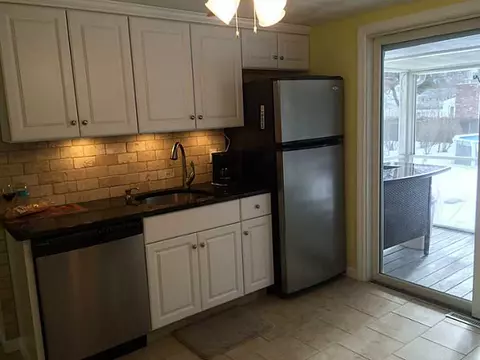 35 Union Ave, Warwick, RI 02889 photo 3