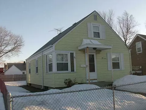 335 Pullen Ave, Pawtucket, RI 02861 photo 1