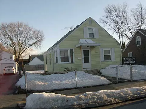 335 Pullen Ave, Pawtucket, RI 02861 photo 2