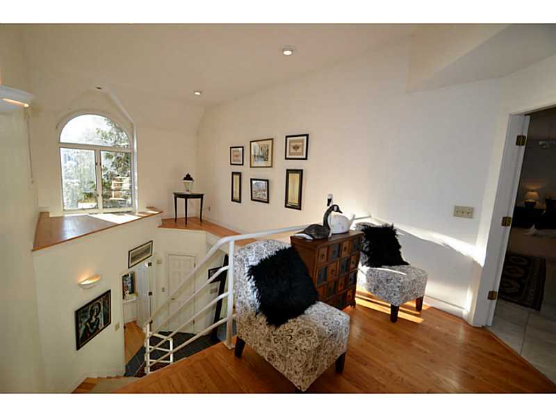 35 Oyster Pt, Warren, RI 02885 photo 10